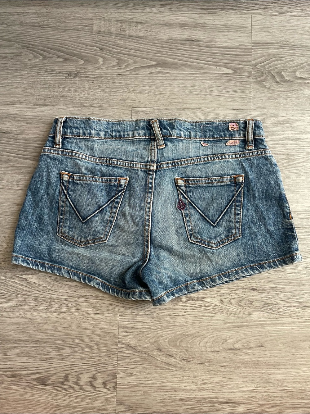 Vtg Y2K women’s vintage volcom denim mini shorts